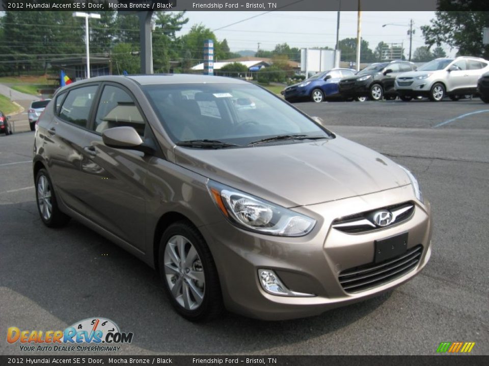 2012 Hyundai Accent SE 5 Door Mocha Bronze / Black Photo #4