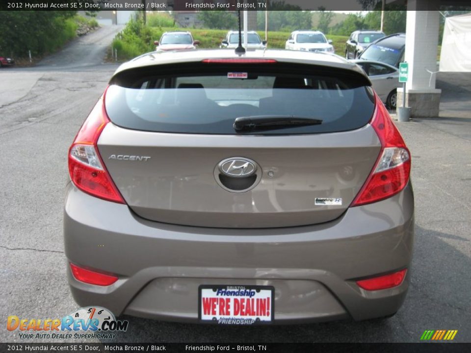 2012 Hyundai Accent SE 5 Door Mocha Bronze / Black Photo #7