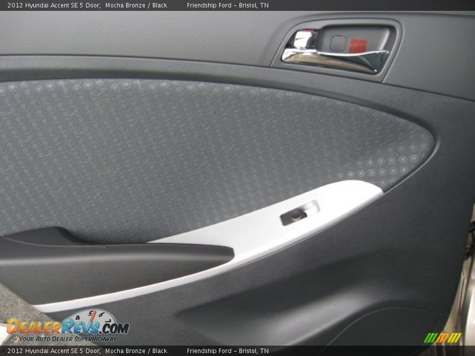 2012 Hyundai Accent SE 5 Door Mocha Bronze / Black Photo #18