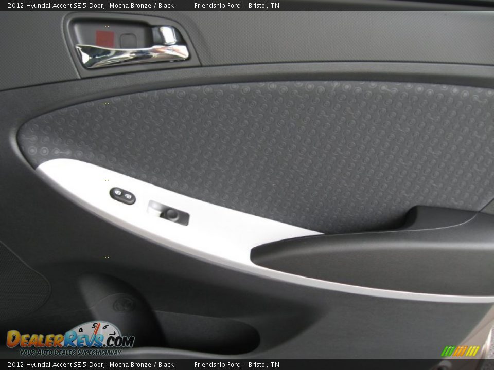 2012 Hyundai Accent SE 5 Door Mocha Bronze / Black Photo #21
