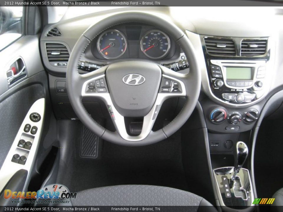 Dashboard of 2012 Hyundai Accent SE 5 Door Photo #22