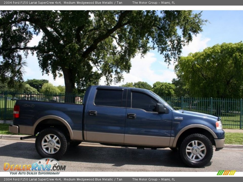 2004 Ford F150 Lariat SuperCrew 4x4 Medium Wedgewood Blue Metallic / Tan Photo #10