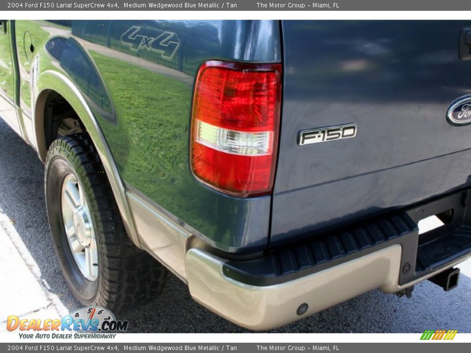 2004 Ford F150 Lariat SuperCrew 4x4 Medium Wedgewood Blue Metallic / Tan Photo #21