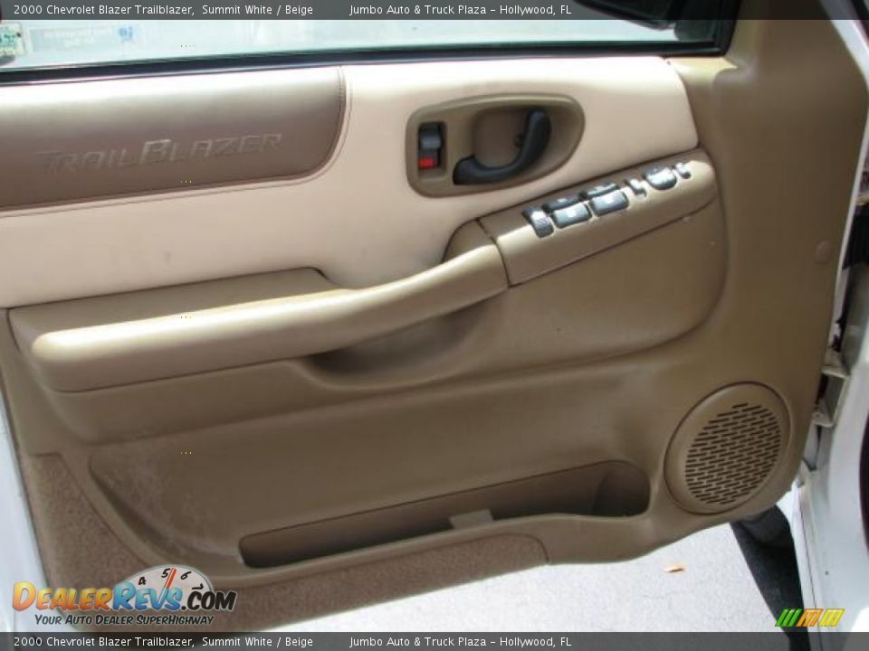 2000 Chevrolet Blazer Trailblazer Summit White / Beige Photo #17