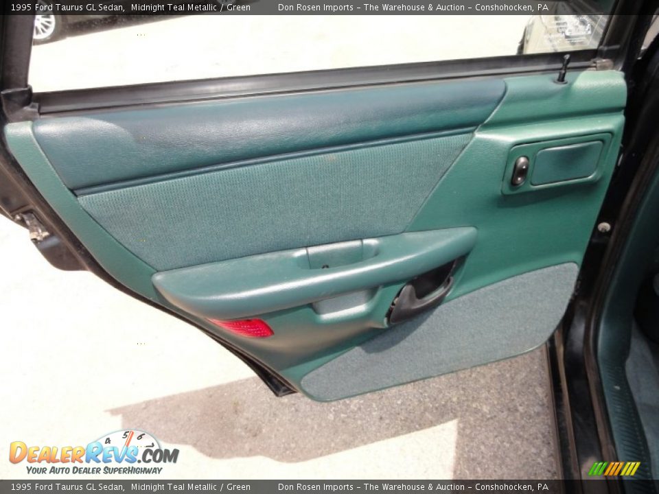 1995 Ford Taurus GL Sedan Midnight Teal Metallic / Green Photo #26