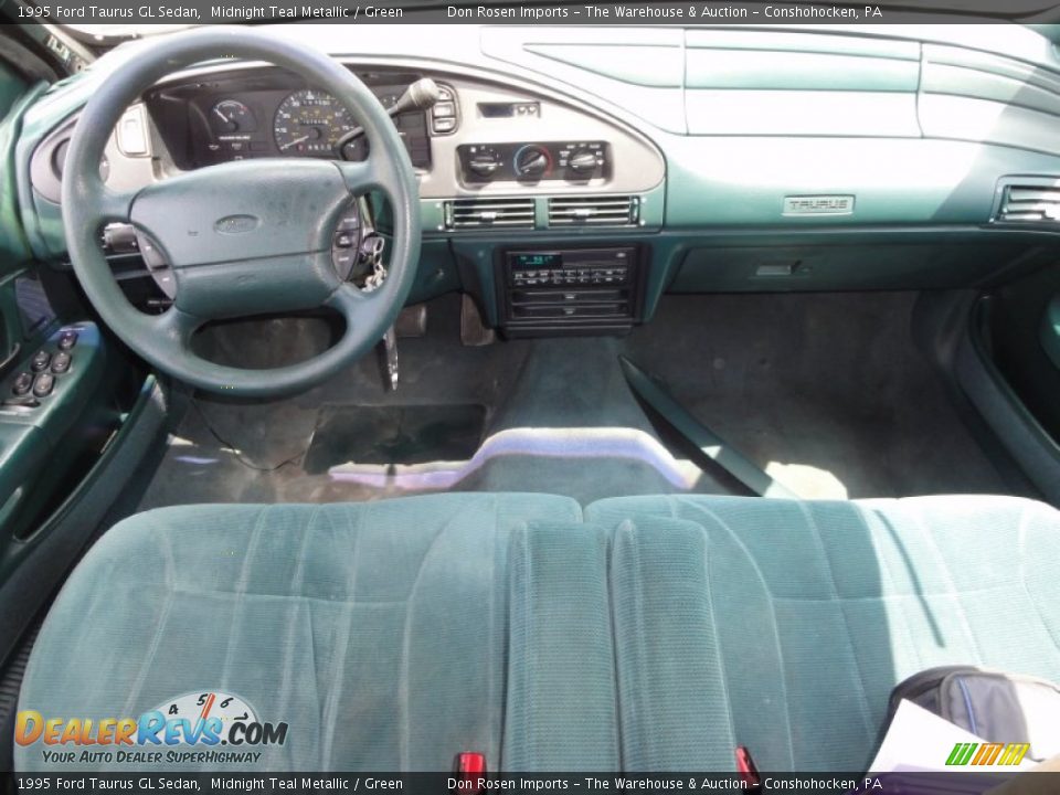 1995 Ford Taurus GL Sedan Midnight Teal Metallic / Green Photo #27