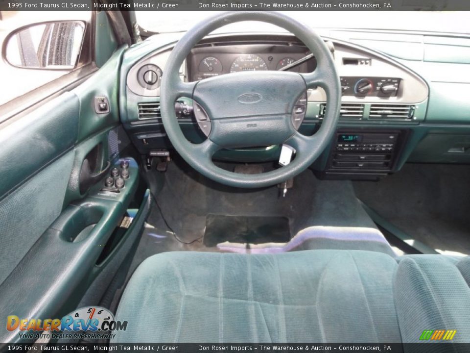 1995 Ford Taurus GL Sedan Midnight Teal Metallic / Green Photo #28
