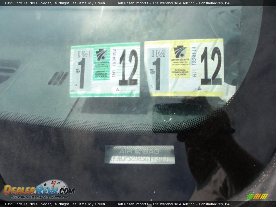 1995 Ford Taurus GL Sedan Midnight Teal Metallic / Green Photo #35