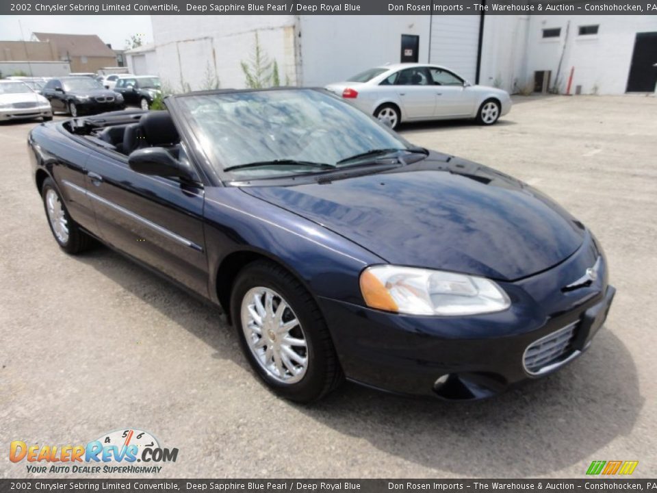 Front 3/4 View of 2002 Chrysler Sebring Limited Convertible Photo #4