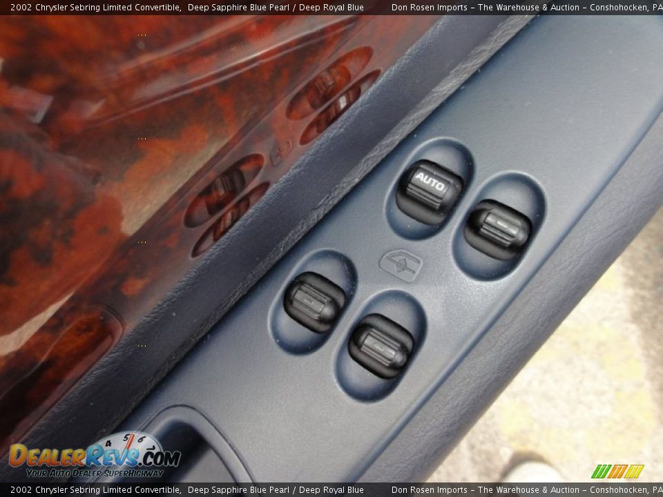 Controls of 2002 Chrysler Sebring Limited Convertible Photo #15