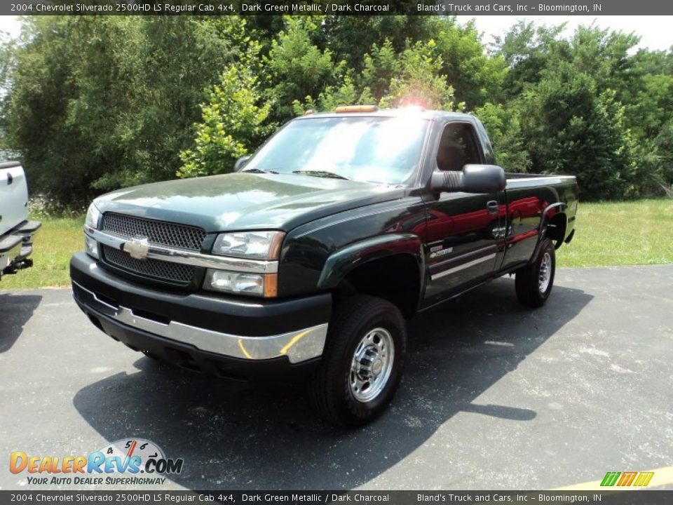 Front 3/4 View of 2004 Chevrolet Silverado 2500HD LS Regular Cab 4x4 Photo #2