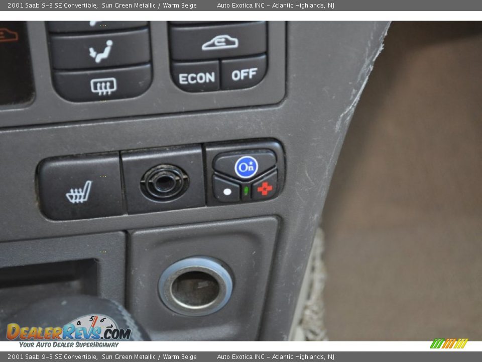 Controls of 2001 Saab 9-3 SE Convertible Photo #16