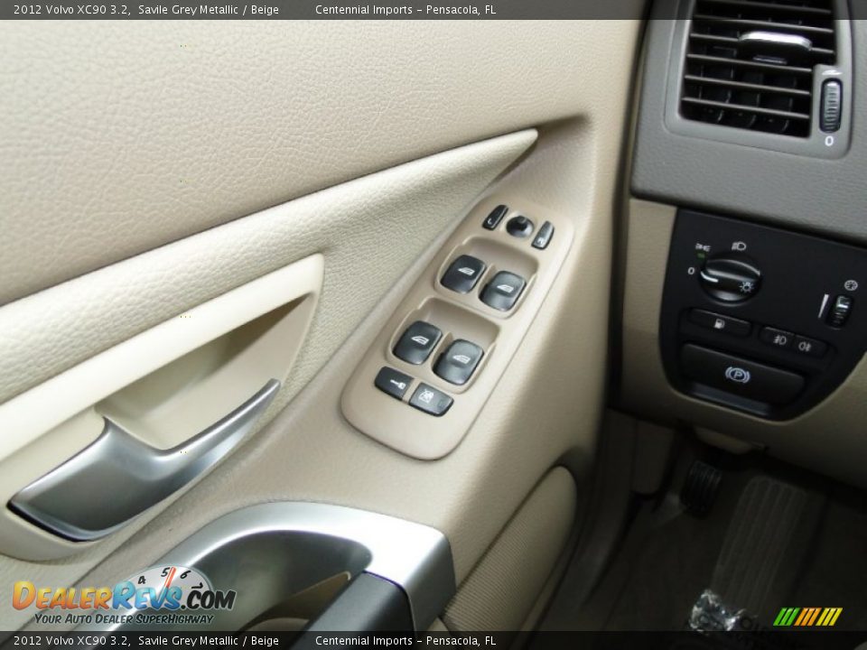 Controls of 2012 Volvo XC90 3.2 Photo #12