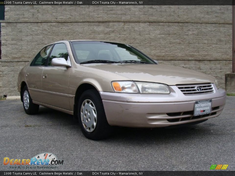 1998 Toyota Camry LE Cashmere Beige Metallic / Oak Photo #5