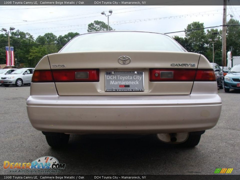 1998 Toyota Camry LE Cashmere Beige Metallic / Oak Photo #7