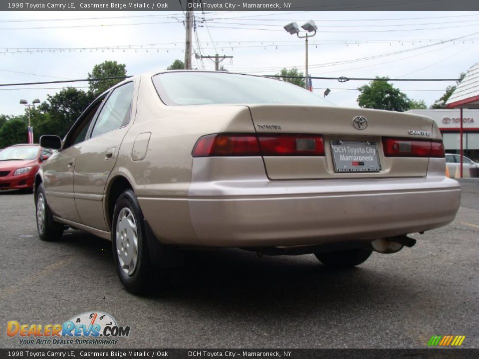 1998 Toyota Camry LE Cashmere Beige Metallic / Oak Photo #8