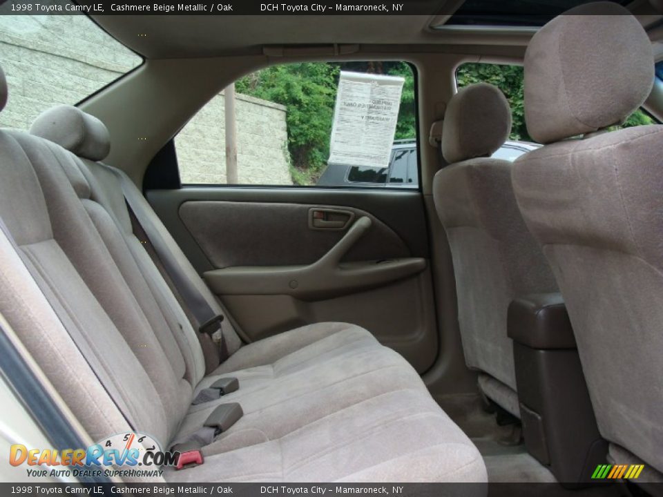 1998 Toyota Camry LE Cashmere Beige Metallic / Oak Photo #16