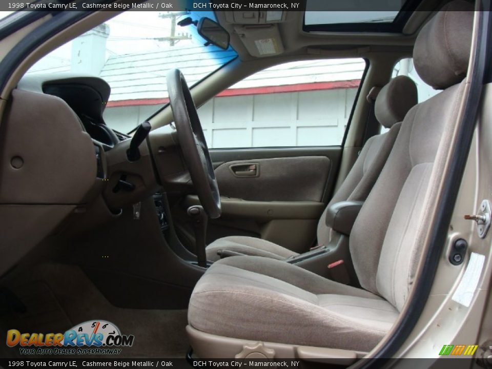 1998 Toyota Camry LE Cashmere Beige Metallic / Oak Photo #21