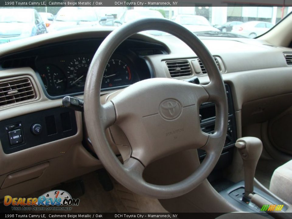 1998 Toyota Camry LE Cashmere Beige Metallic / Oak Photo #24