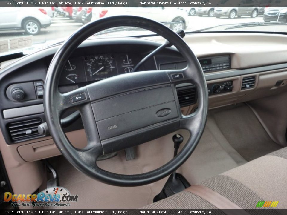 Beige Interior - 1995 Ford F150 XLT Regular Cab 4x4 Photo #11