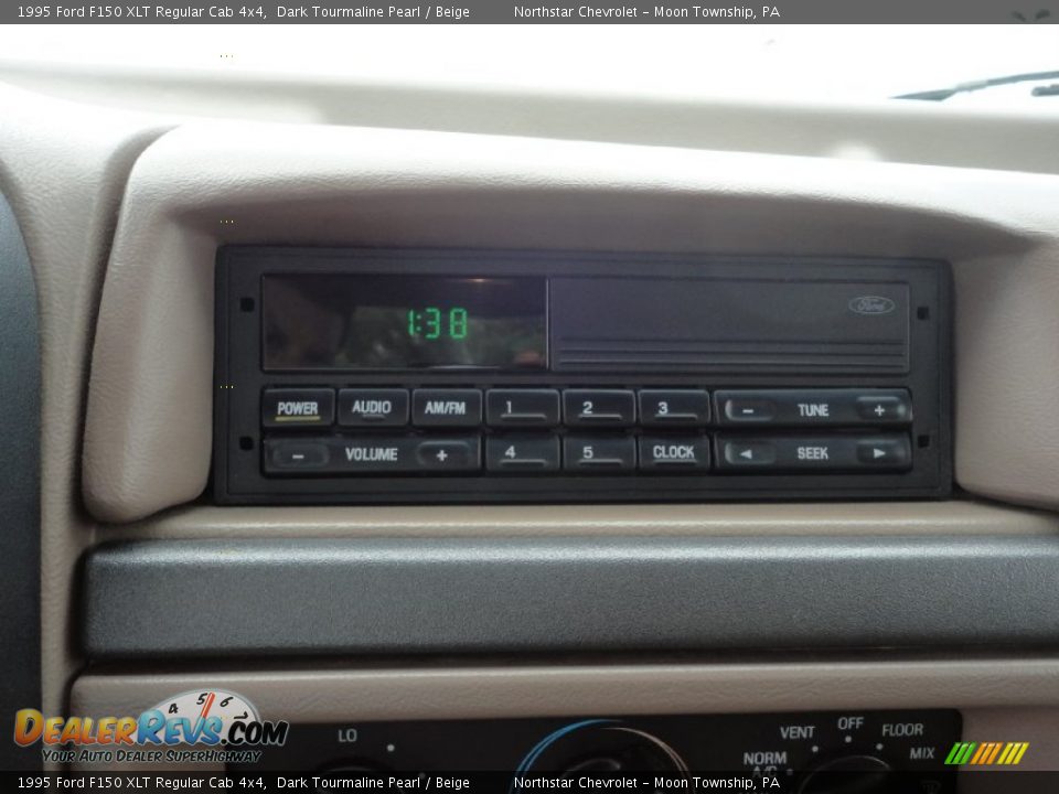 1995 Ford F150 XLT Regular Cab 4x4 Dark Tourmaline Pearl / Beige Photo #13