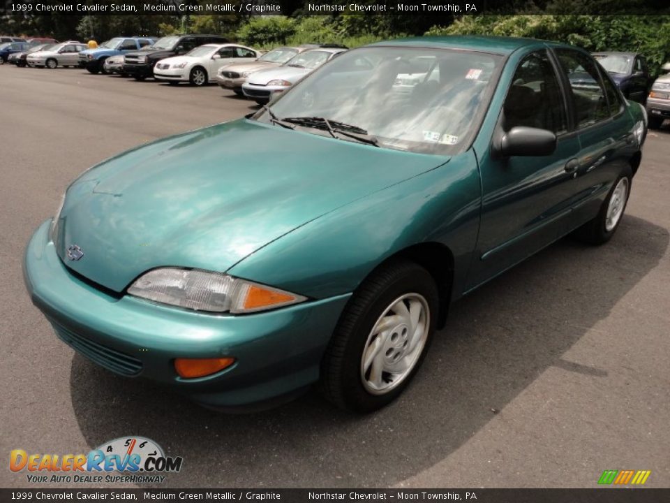 1999 Chevrolet Cavalier Sedan Medium Green Metallic / Graphite Photo #3