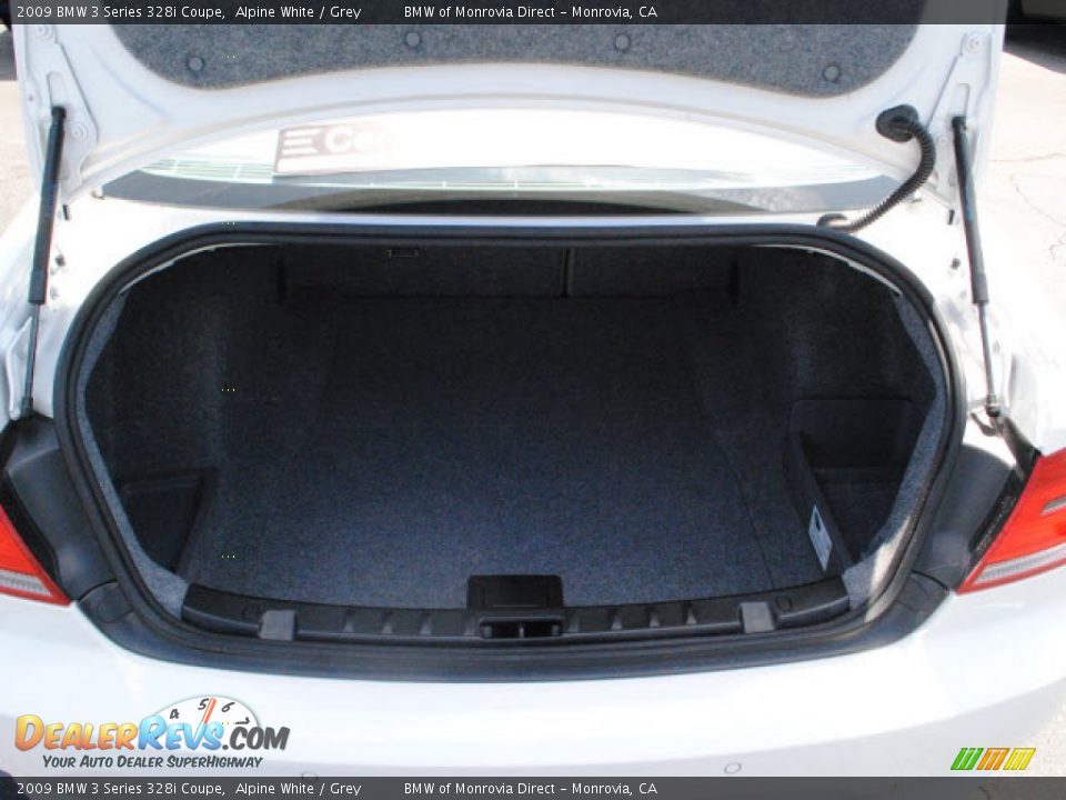 2009 BMW 3 Series 328i Coupe Trunk Photo #10