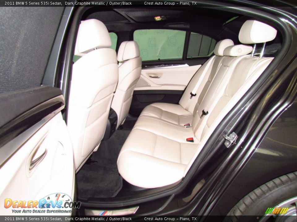 2011 BMW 5 Series 535i Sedan Dark Graphite Metallic / Oyster/Black Photo #12