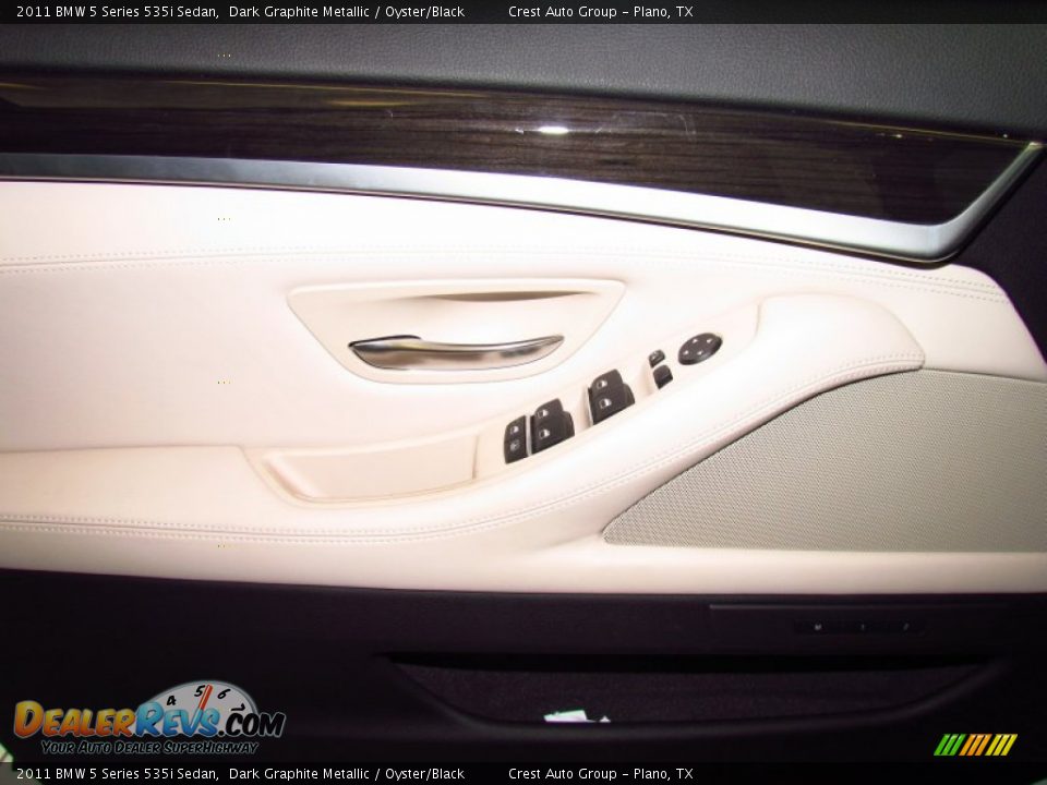 2011 BMW 5 Series 535i Sedan Dark Graphite Metallic / Oyster/Black Photo #13