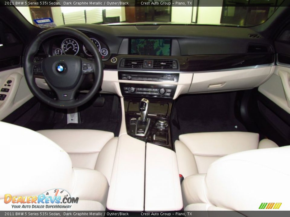 2011 BMW 5 Series 535i Sedan Dark Graphite Metallic / Oyster/Black Photo #14