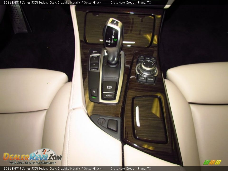 2011 BMW 5 Series 535i Sedan Dark Graphite Metallic / Oyster/Black Photo #19