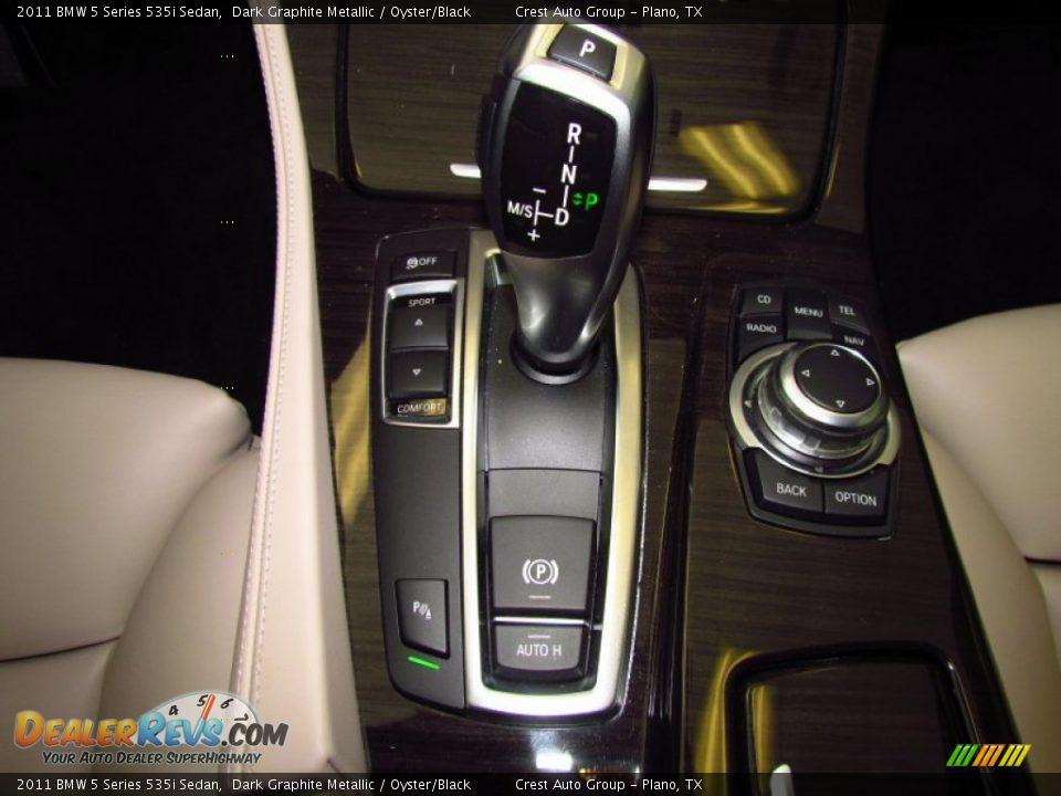 2011 BMW 5 Series 535i Sedan Dark Graphite Metallic / Oyster/Black Photo #20