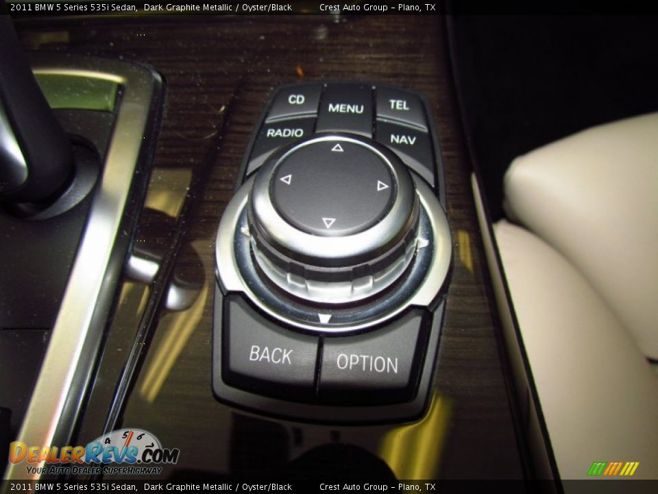 2011 BMW 5 Series 535i Sedan Dark Graphite Metallic / Oyster/Black Photo #21