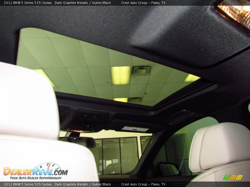 2011 BMW 5 Series 535i Sedan Dark Graphite Metallic / Oyster/Black Photo #22