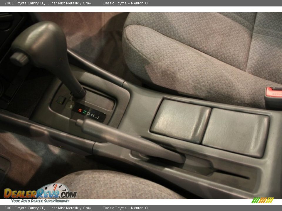 2001 Toyota Camry CE Shifter Photo #15