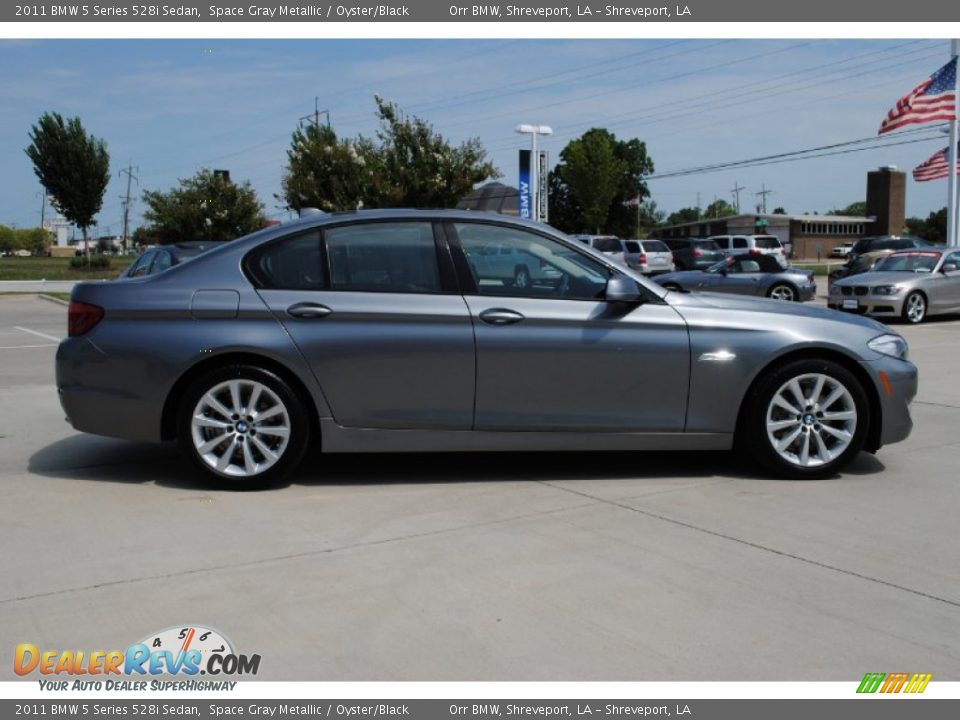2011 BMW 5 Series 528i Sedan Space Gray Metallic / Oyster/Black Photo #4