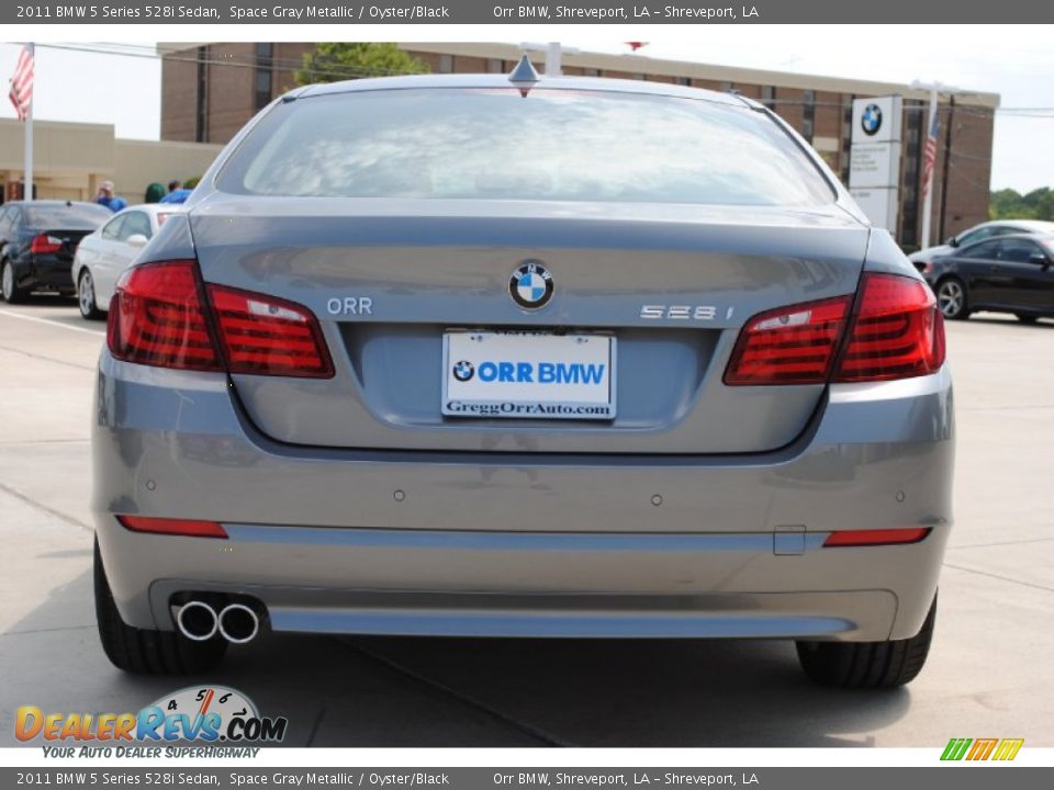 2011 BMW 5 Series 528i Sedan Space Gray Metallic / Oyster/Black Photo #6