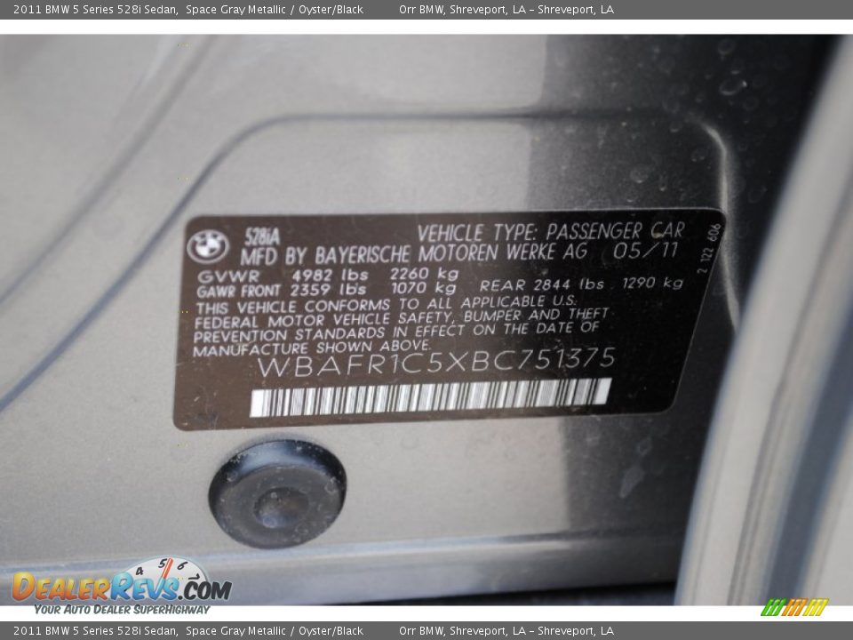 2011 BMW 5 Series 528i Sedan Space Gray Metallic / Oyster/Black Photo #11