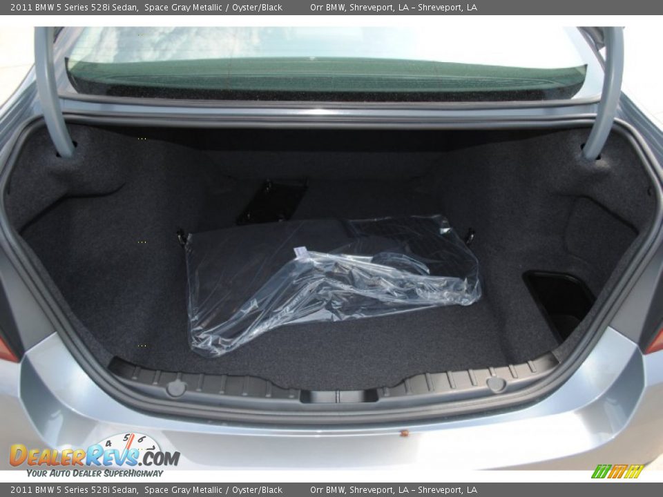 2011 BMW 5 Series 528i Sedan Space Gray Metallic / Oyster/Black Photo #12