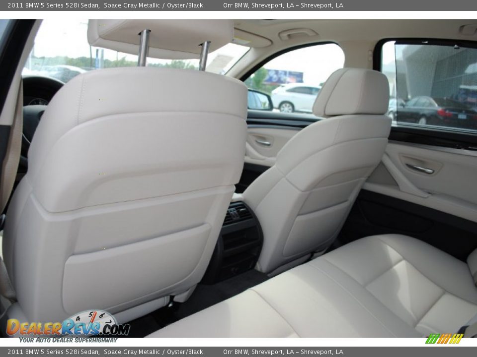 2011 BMW 5 Series 528i Sedan Space Gray Metallic / Oyster/Black Photo #14