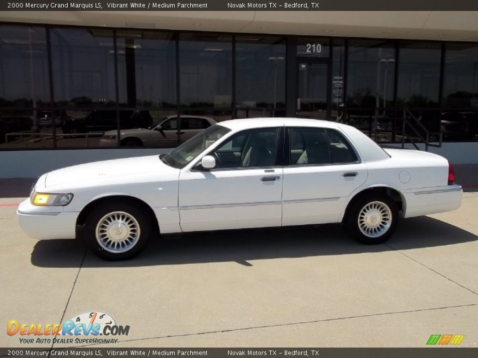 2000 Mercury Grand Marquis LS Vibrant White / Medium Parchment Photo #3