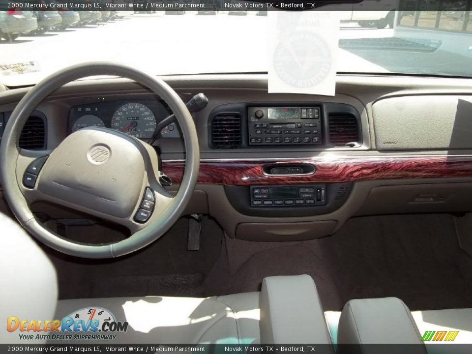 2000 Mercury Grand Marquis LS Vibrant White / Medium Parchment Photo #5