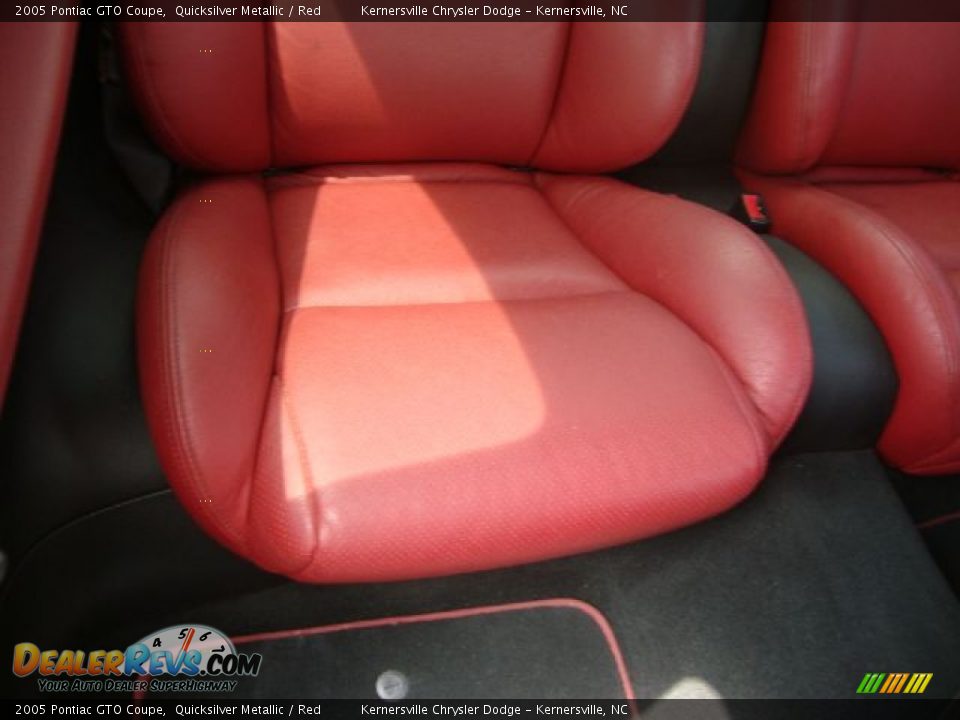 2005 Pontiac GTO Coupe Quicksilver Metallic / Red Photo #15