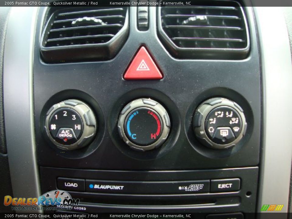 Controls of 2005 Pontiac GTO Coupe Photo #21