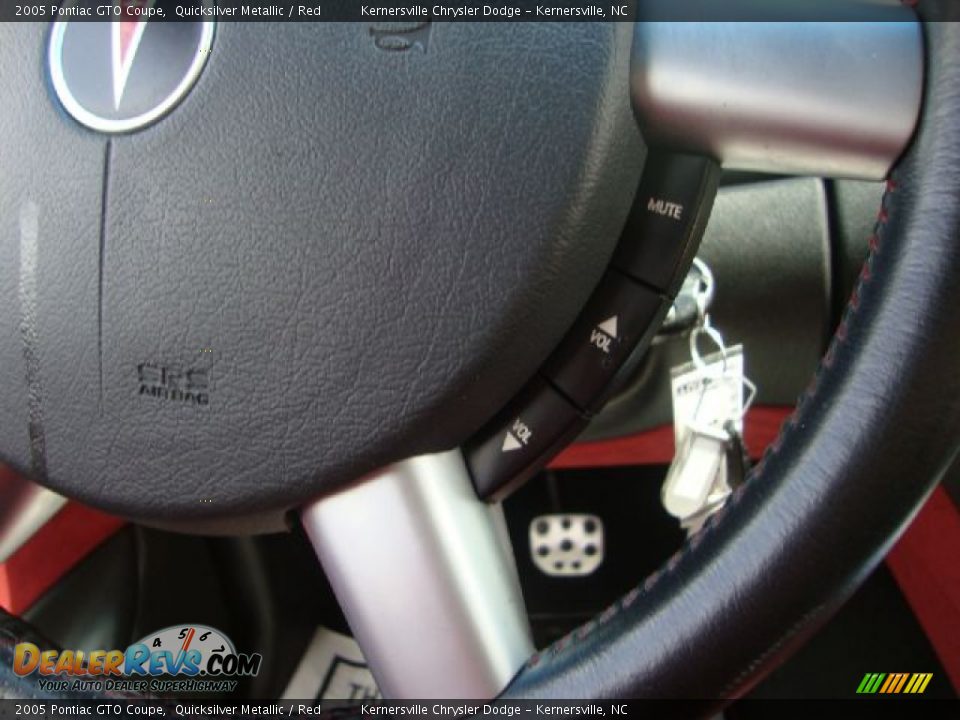 2005 Pontiac GTO Coupe Quicksilver Metallic / Red Photo #25
