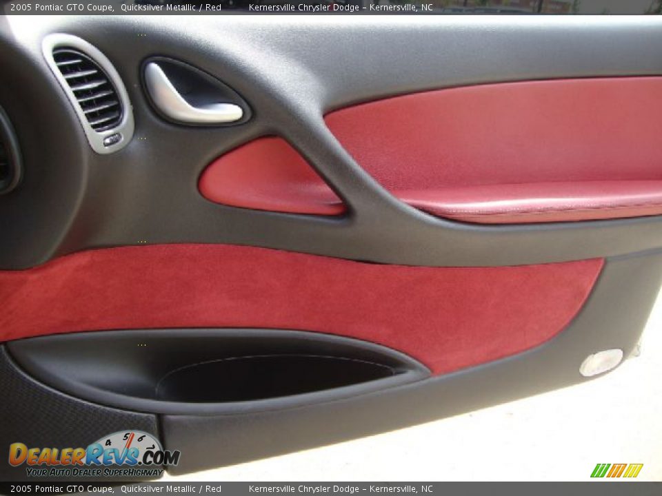 2005 Pontiac GTO Coupe Quicksilver Metallic / Red Photo #26