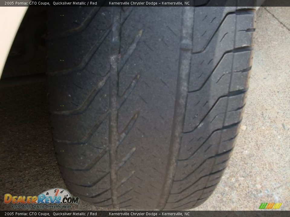 2005 Pontiac GTO Coupe Quicksilver Metallic / Red Photo #29