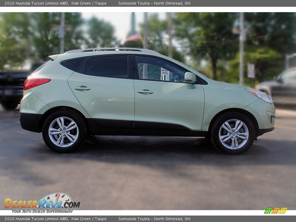 Kiwi Green 2010 Hyundai Tucson Limited AWD Photo #2