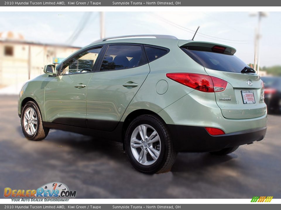 2010 Hyundai Tucson Limited AWD Kiwi Green / Taupe Photo #5