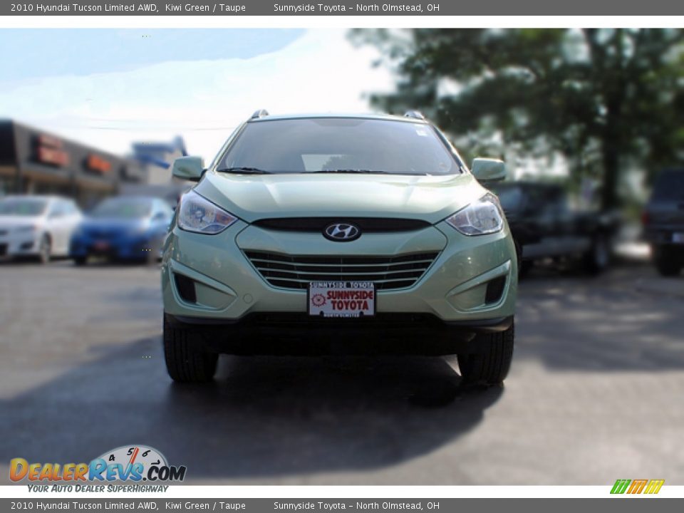 2010 Hyundai Tucson Limited AWD Kiwi Green / Taupe Photo #8